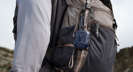 Husă ESR Cyber FlickLock MagSafe pentru căști Apple AirPods Pro 3