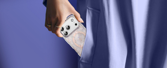 Husă magnetică cu model floral realizat cu laser pentru iPhone 17 Pro Max