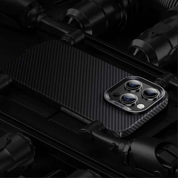Carcasa BENKS Kevlar pentru iPhone 15 Plus, Carbon Fiber, negru