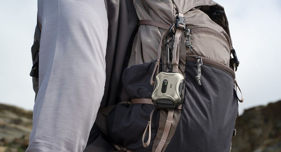 Husă ESR Cyber FlickLock MagSafe pentru căști Apple AirPods Pro 3