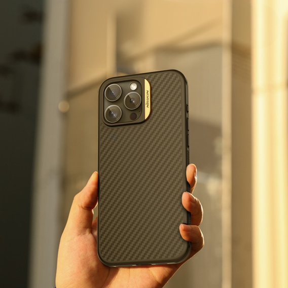 Carcasă pentru iPhone 16 Pro Max, carcasă blindată Nillkin, Carbon Fiber, pentru Magsafe, de aur